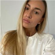 Me gusta enseñar y poder dar a mis alumnos la oportunidad de aprender un nuevo idioma, una nueva cultura.